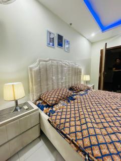 Luxury Bahria Town 1BHK Apt Near Joyland Comfort and Privacy - 0