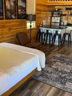 Glendive Cabin Retreat 1 mile from Makoshika Park - 9