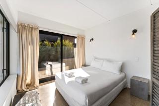 Muritai - Size! Location! Views! - 1