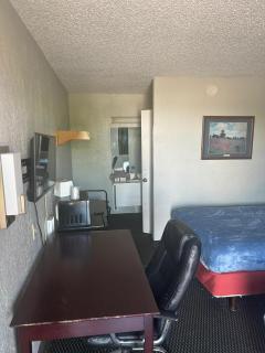 Double Bed Hotel Room 116 - Amarillo - 4