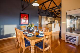 Breakaway - Bay Views Games and Beach Bliss - 3