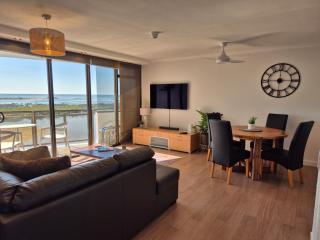 Trafalgar Towers - 4