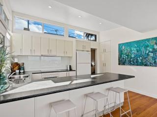 Neilsen Cottage - Serene River Views near Hobart CBD - 2