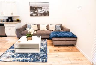 Modern 1-Bedromm Loft In Hollywood With Viwe of Hollywood Sign - 2