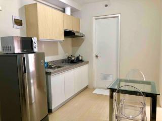 1 BR Taytay Condo WIFI Cignal Netflix Pool Patio - Taytay - 6