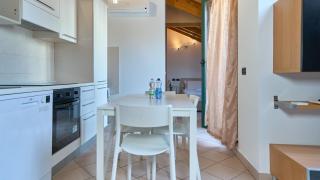 App 19 Elegante Mansarda con Terrazzo e Parcheggio - 2