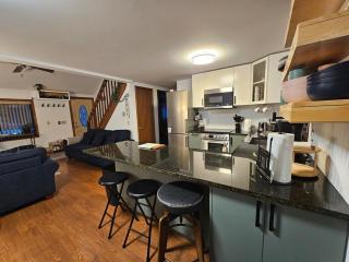 Sun-Soaked, Fun & Spacious - Heated Pool - Parking - 1