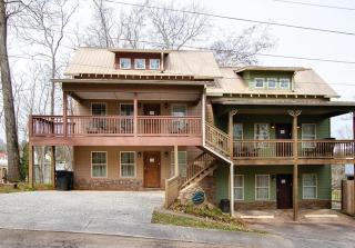Mountain View Villa on Choice Ave - Steps to Downtown - 0