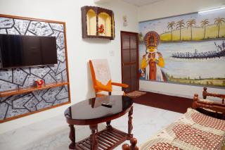 Cozy room in Homestay Alleppey - 7
