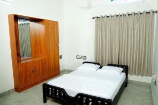 Cozy room in Homestay Alleppey - 1