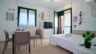 App 22 - Appartamento ad Angolo con Balcone - Monza - 0