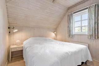 84363-Knebel-Apollovej-108 - 2