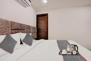 Super Townhouse Roadway Inn - 2