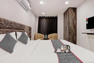 Super Townhouse Roadway Inn - 4