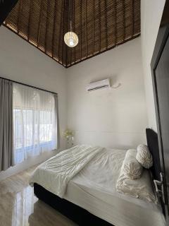 Sasak House Private Beachfront Home - 2