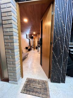 Cozy suite, great area - 6