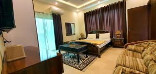 Hotel Luxe Heights Lahore - 1