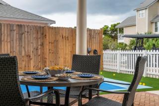 Private Pool and Pickleball, putting green, beach location - 3