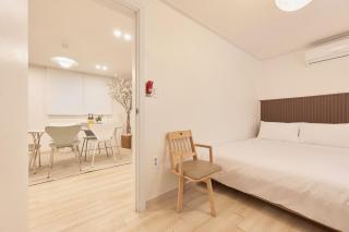 Hyehwamun Myeongdong Stay, 3 min to Naksan Park, 8 min to DDP, 10 min to Gyeongbokgung, Daehak-ro, place for 6p - 7