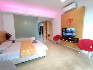 KL studio with Private Jacuzzi - 4