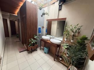 Buton Backpacker Lodge - 8