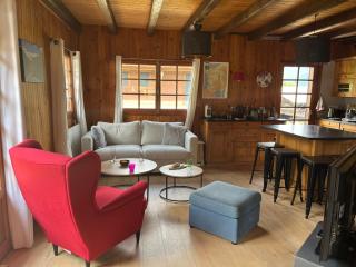 Chalet, vue sur la vallée, Domaine skiable Grand Massif - 1