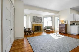 Cozy Victorian Studio Steps from Cleveland Clinic - 7