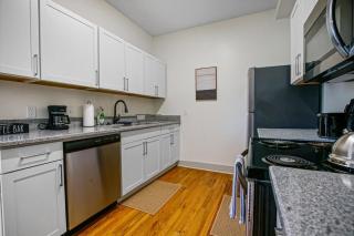 Cozy Victorian Studio Steps from Cleveland Clinic - 6