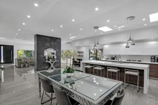 Mansfield Modern - 2