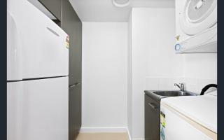 Location! Brisbane City Centre! Whole Apartment! - 3