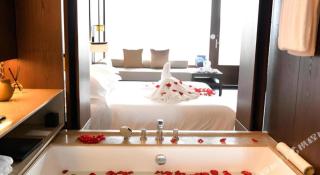 OCT Bay Breeze Hotel - 3