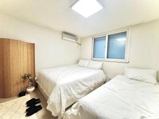 hongdae private 홍대입구역 도보 10분거리 2룸 3베드 아파트 - 2