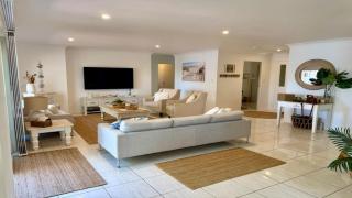 Luminara Luxury Lakefront - 4
