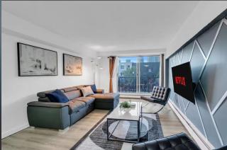 17th Avenue Cozy Nest DT Calgary with Parking - 7