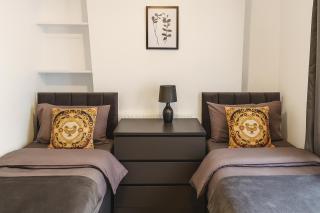 Modernised House near City Centre & Beach - Snooker Table, Fast Wifi, Parking & More! - 5
