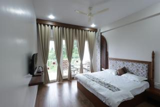 Kafal Pako Resort - Luxury Mountain View Stay in Mukteshwar - Mukteshwar - 6