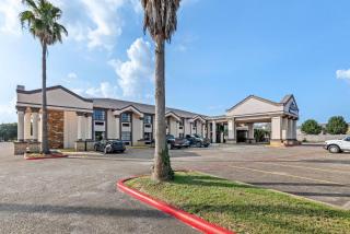 Baymont by Wyndham Port Arthur - Groves Area - 8