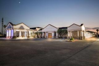 Baymont by Wyndham Port Arthur - Groves Area - 3