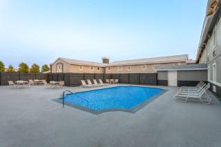 La Quinta Inn by Wyndham Champaign - 2