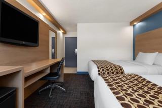 Travelodge by Wyndham Blairmore - 3