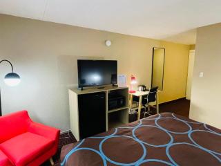 Super 8 by Wyndham Gloucester - Gloucester City - 3