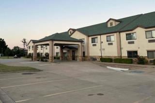 Days Inn by Wyndham Coffeyville, Kansas - 0