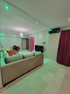Modern Apartment with Pools & Free Parking - 6