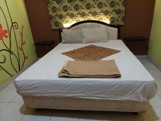 Hotel O Solo near RS JIH Solo formerly Azifa Inn - 9