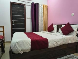 Hotel Trimurti Inn - 0