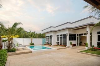 Royal Beach Resort and Residence By EHM - - 5