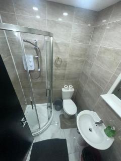 3 Bedroom Apartment By Town - 4