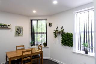 3 Bedroom Apartment By Town - 1