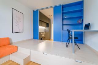 Chic Navy Studio with Balcony & Church View by Rentez - 0