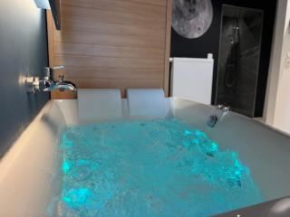 Capsule Moonlight - Jacuzzi - Sauna - Ecran 100" - PS5 - 4